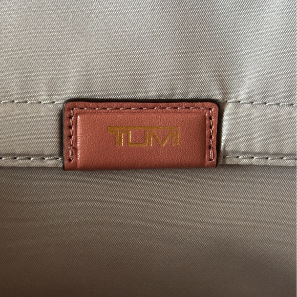 Tumi Pink Leather Zip-Top Tote Work Laptop Bag Travel Purse - Picture 4 of 10